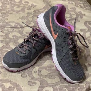 Womens Nike shoes NEW